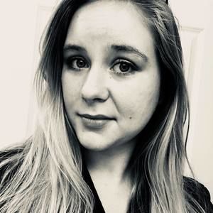 Meet your Posher, Caitlin